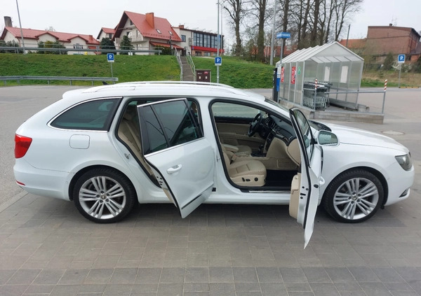 Skoda Superb cena 44500 przebieg: 310000, rok produkcji 2014 z Kościerzyna małe 67